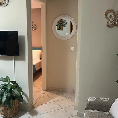 Neossia - Escape Apartmán Tripoli